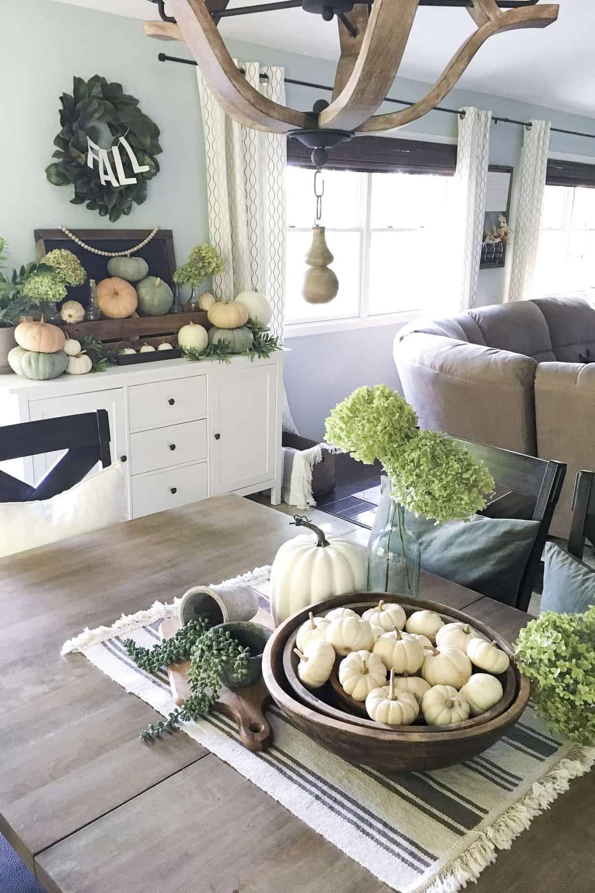 Looking for fall home decor ideas? I'm excited to share a simple fall decor home tour along with 7 other talented home decor bloggers with you today.
