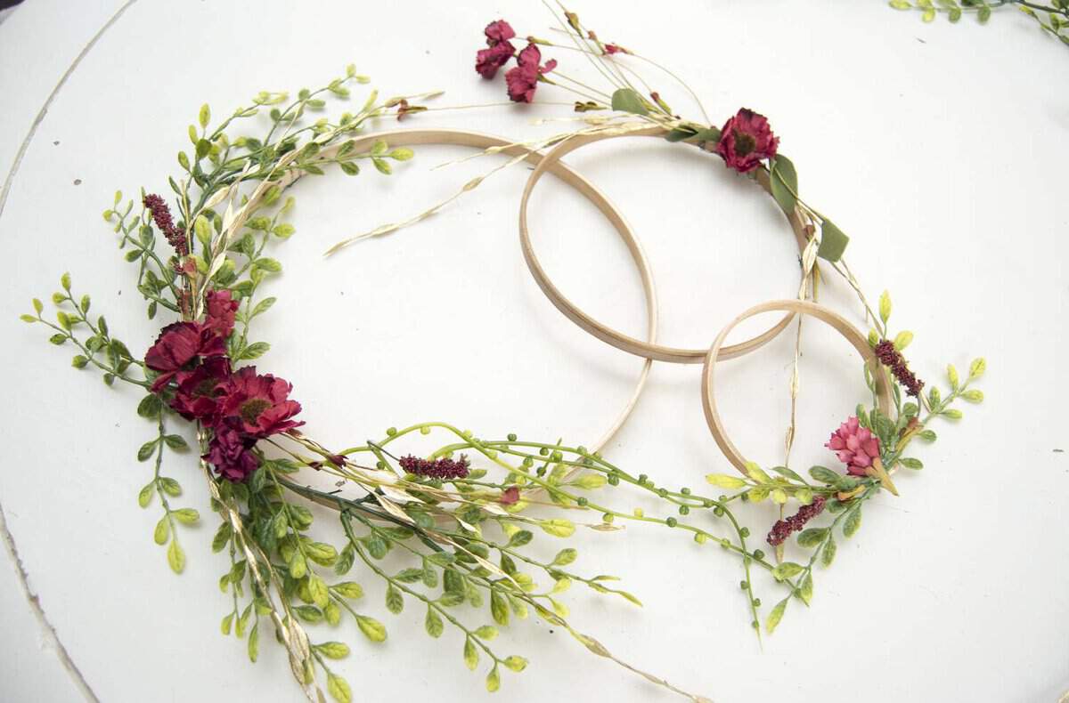 If you're looking for a unique, affordable and simple way to add interest to your home then make sure to try out my easy DIY hoop wreaths tutorial!