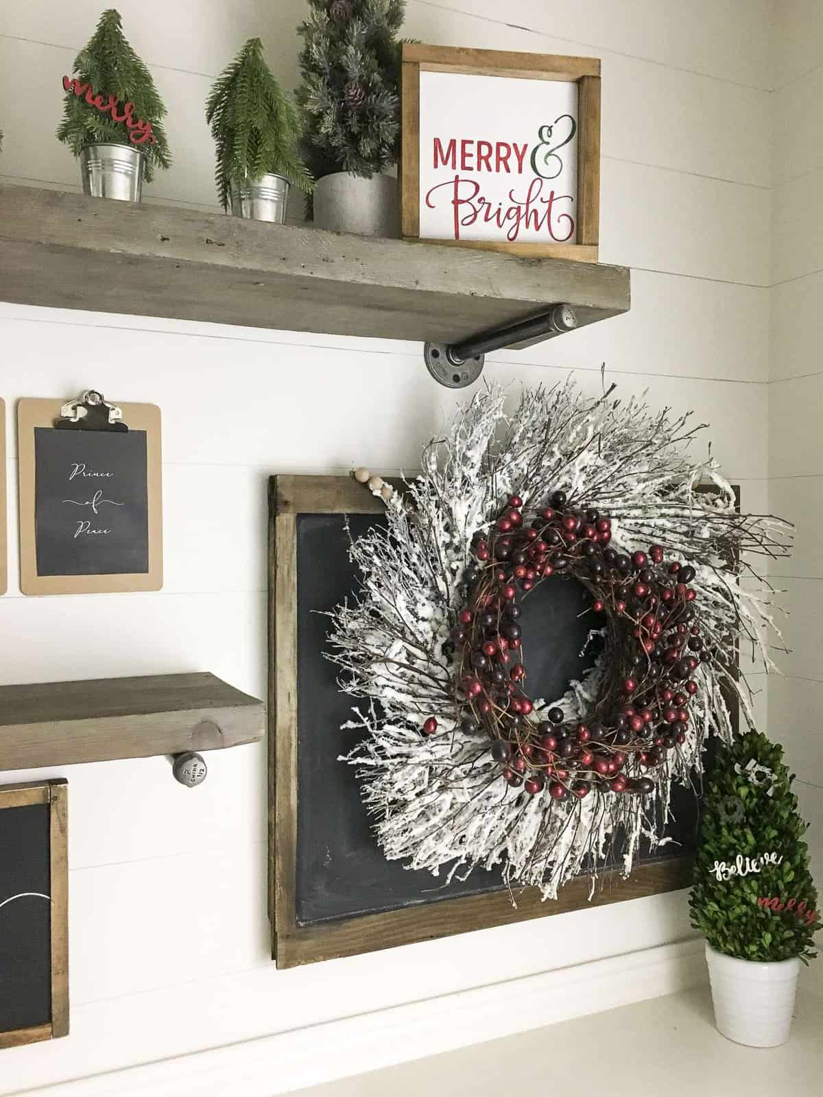 DIY Christmas decor project with free printables! Lavish your loved ones with gifts rather than spending money on Christmas decor with this simple project.
