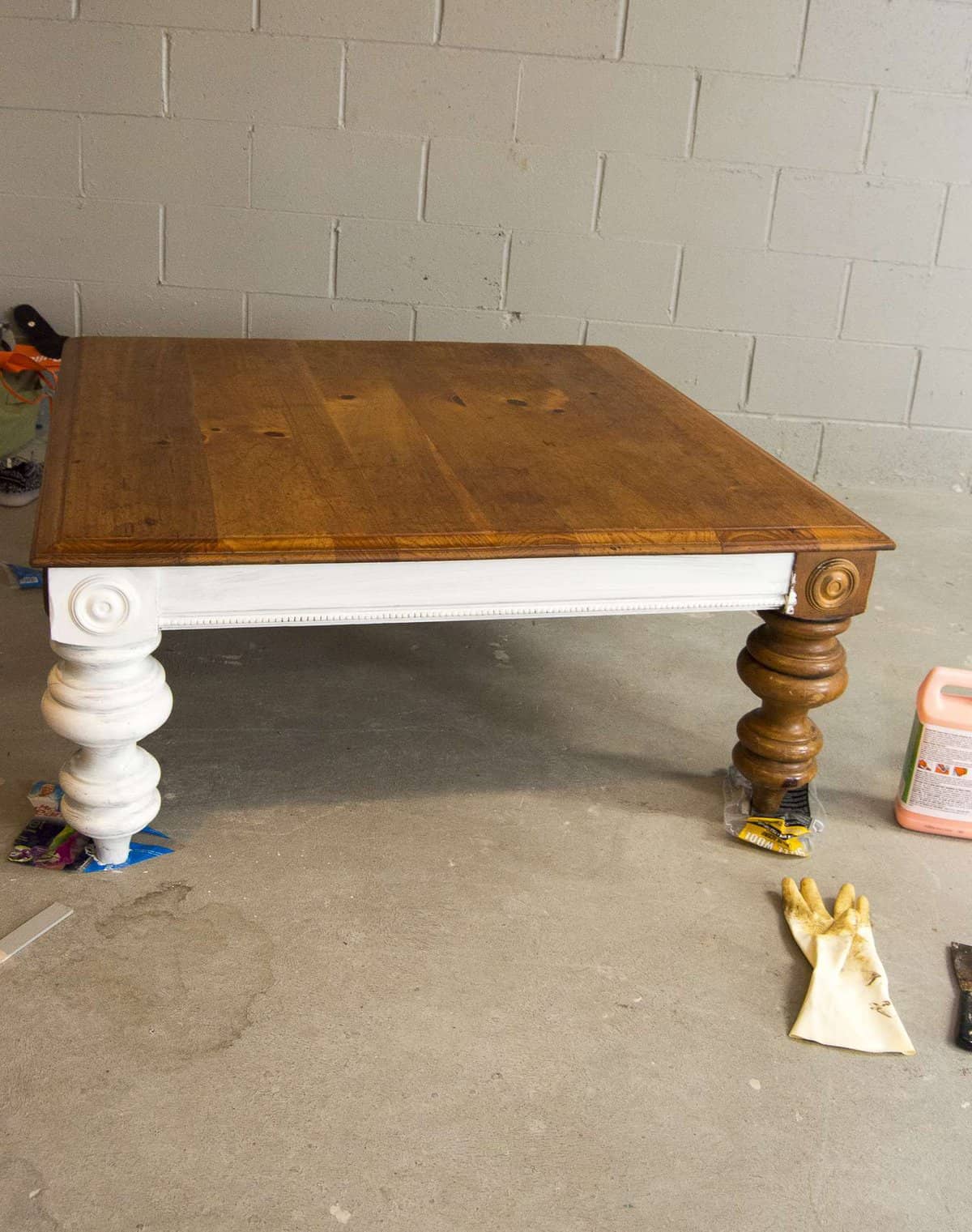 If you're looking for an easy and inexpensive way to transform a thrifted coffee table then this is the post for you! I've taken a thrifted coffee table and made it the modern farmhouse table of my dreams with this DIY coffee table transformation.