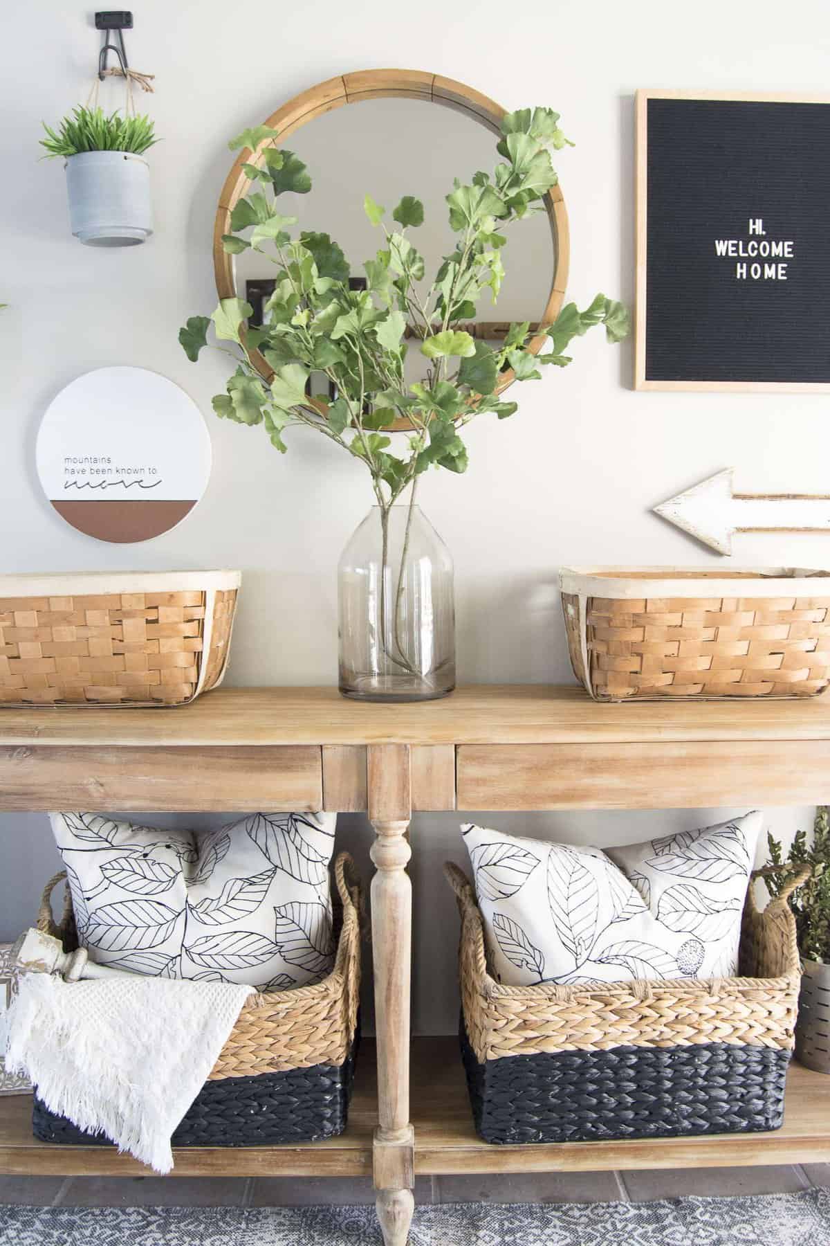 Are you looking for ideas for spring home decor? In my 2018 spring home tour I have some simple ways to incorporate natural elements, spring colors, and simple accents to get your home ready for spring. Join me on this spring home tour blog hop!