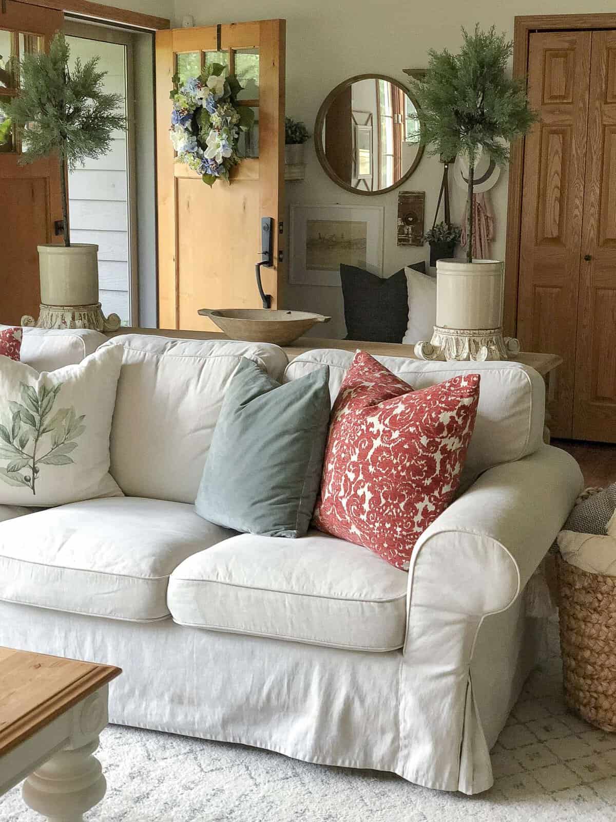 As summer eases into fall I've gathered some beautiful decor that spans the seasons! It's all about transitioning home decor from summer to fall with ease.