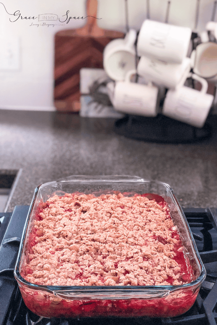 Strawberry Rhubarb Crisp | + 4 Delicious Rhubarb Recipes