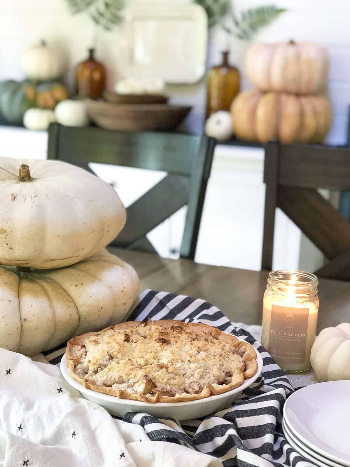 Are you looking for a new twist on traditional fall desserts? Forget the apples and click to get the recipe for delicious and savory crumb topping pear pie.