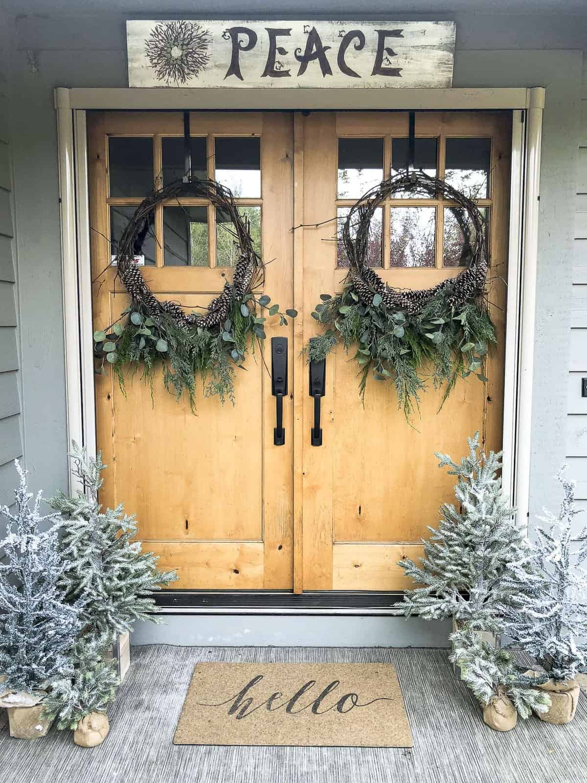 Are you looking for an affordable Christmas wreath? Make your own! Click for a tutorial on how to make a DIY Christmas grapevine wreath. #christmaswreath