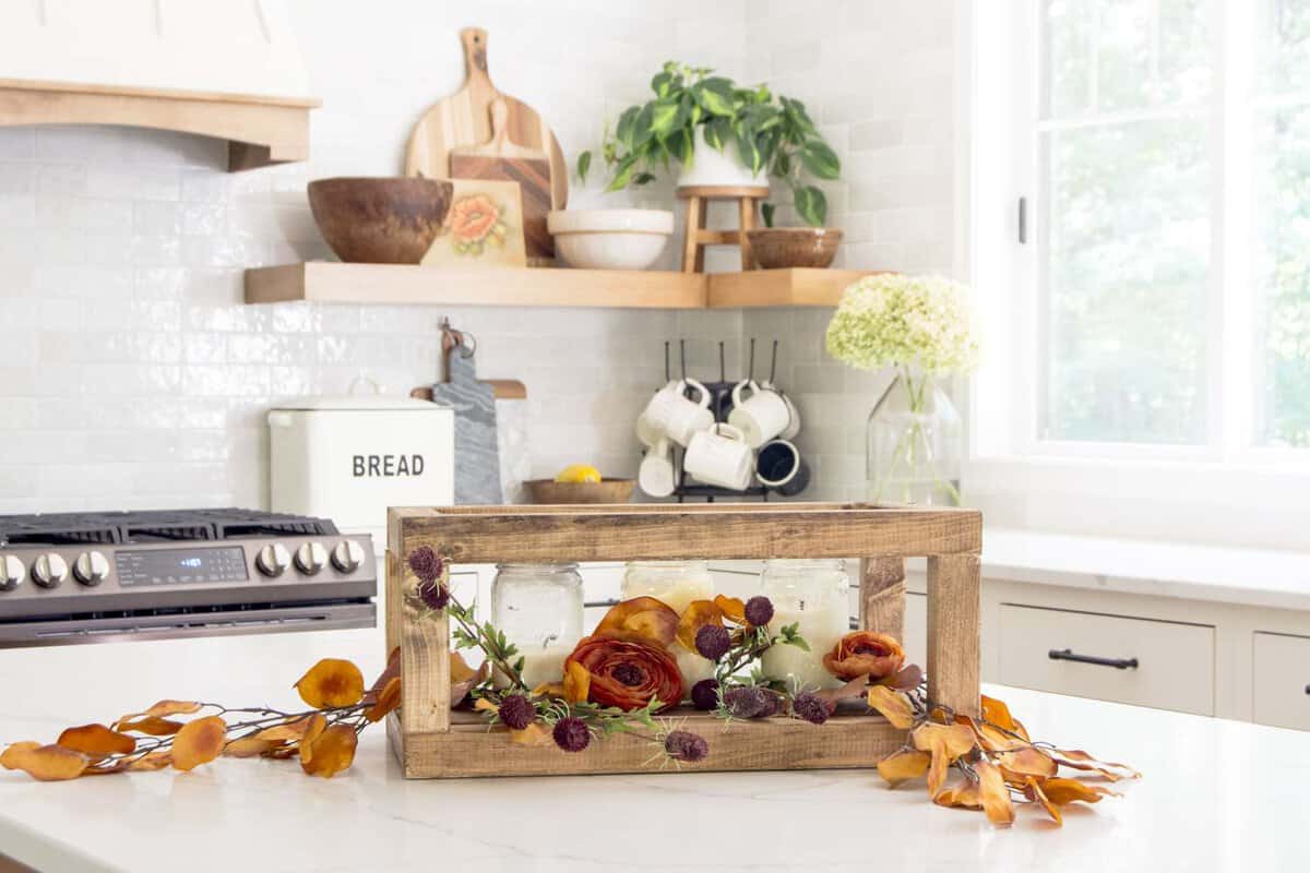 https://graceinmyspace.com/wp-content/uploads/2019/08/Fall-DIY-Centerpiece-www.graceinmyspace.com_.jpg