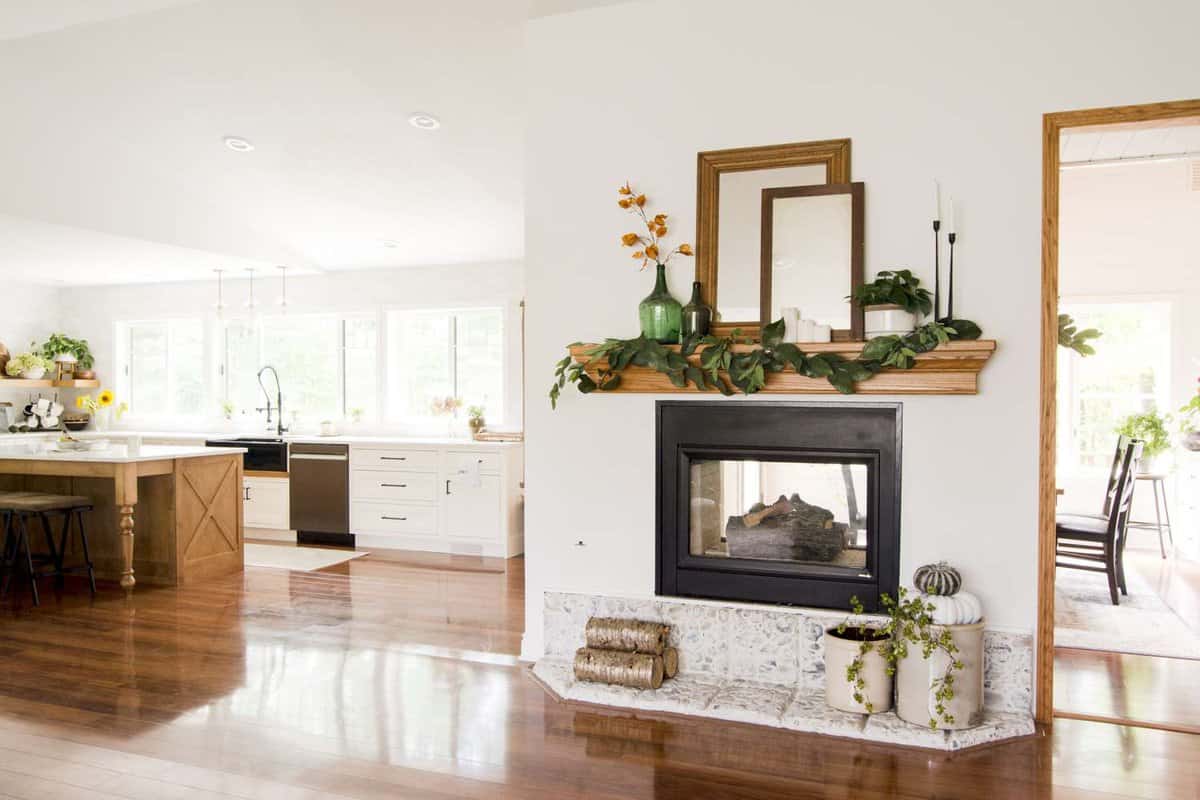 Fall fireplace mantel decorating 