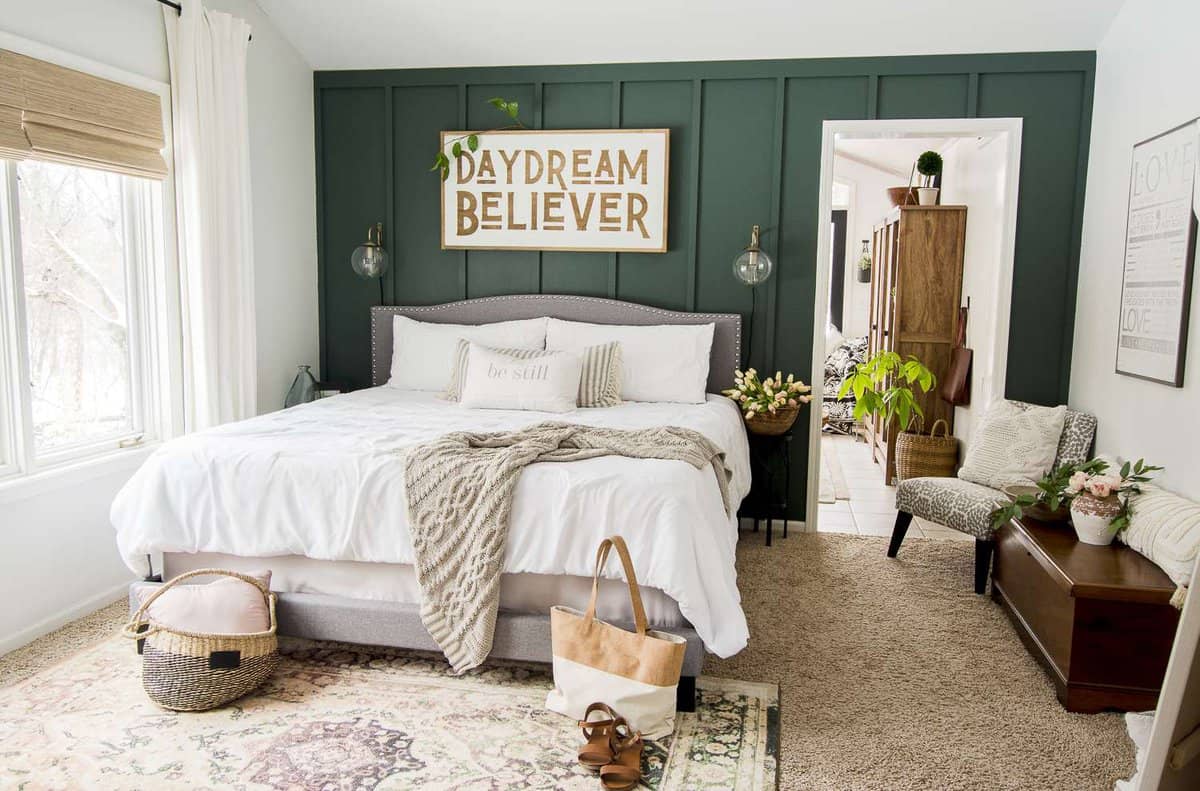 How to Use a Pop of Color as Spring  Decor In The Bedroom  