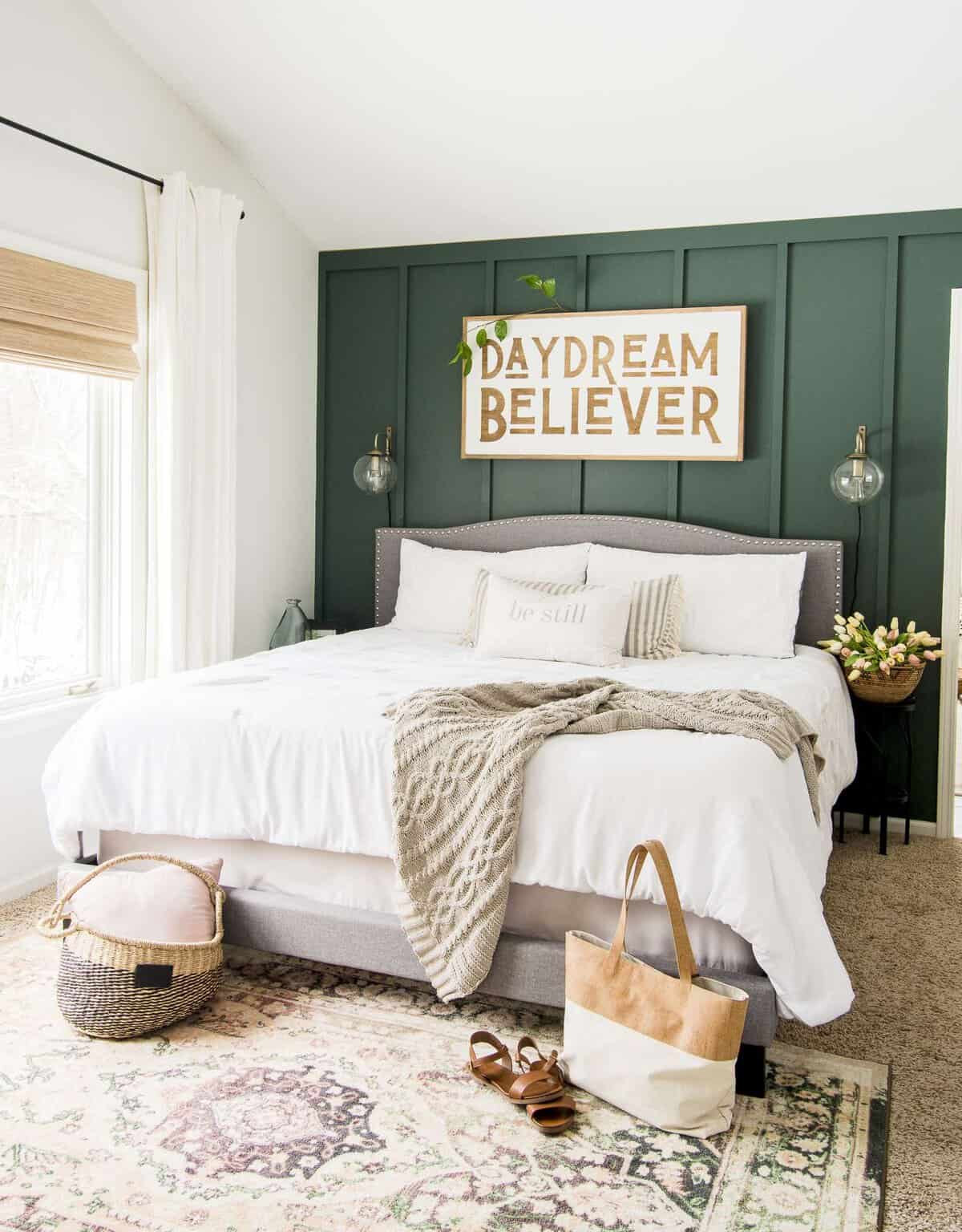 adviseren onderwijzen Doe voorzichtig How to Use a Pop of Color as Spring Decor In The Bedroom - Grace In My Space