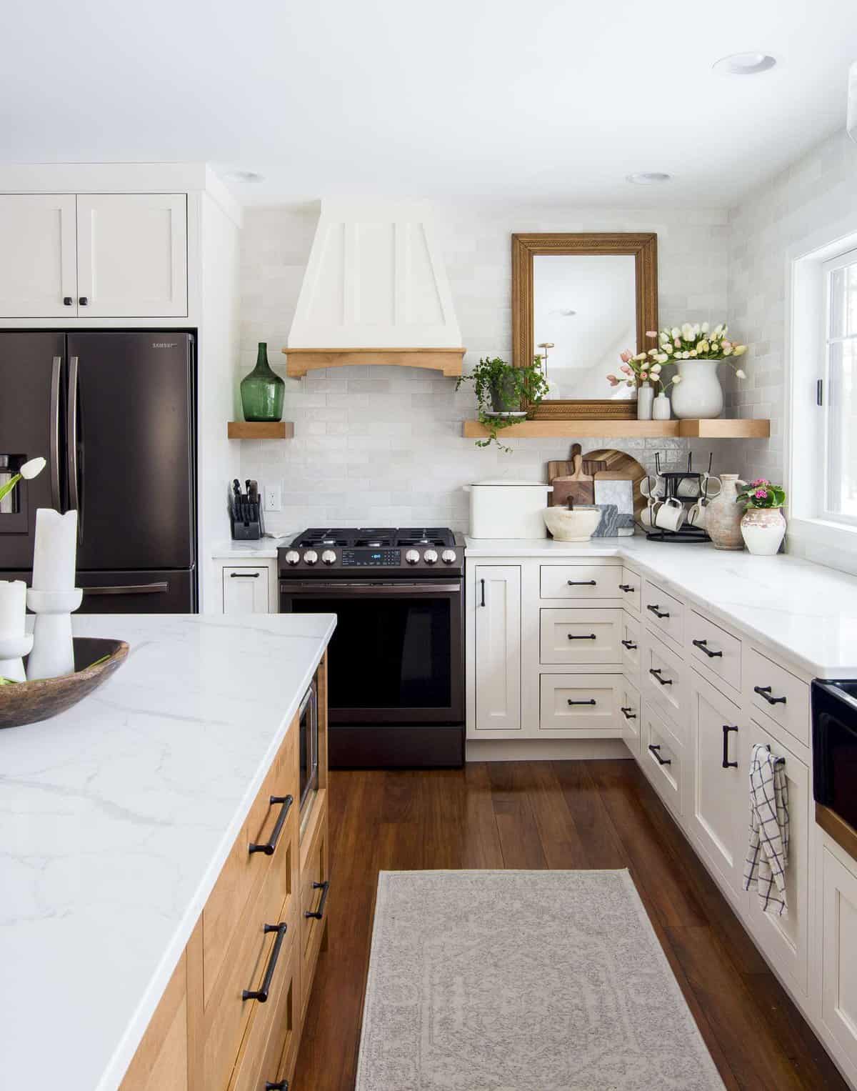 Master Modern Farmhouse Kitchen Decor With These Ideas - Décor Aid