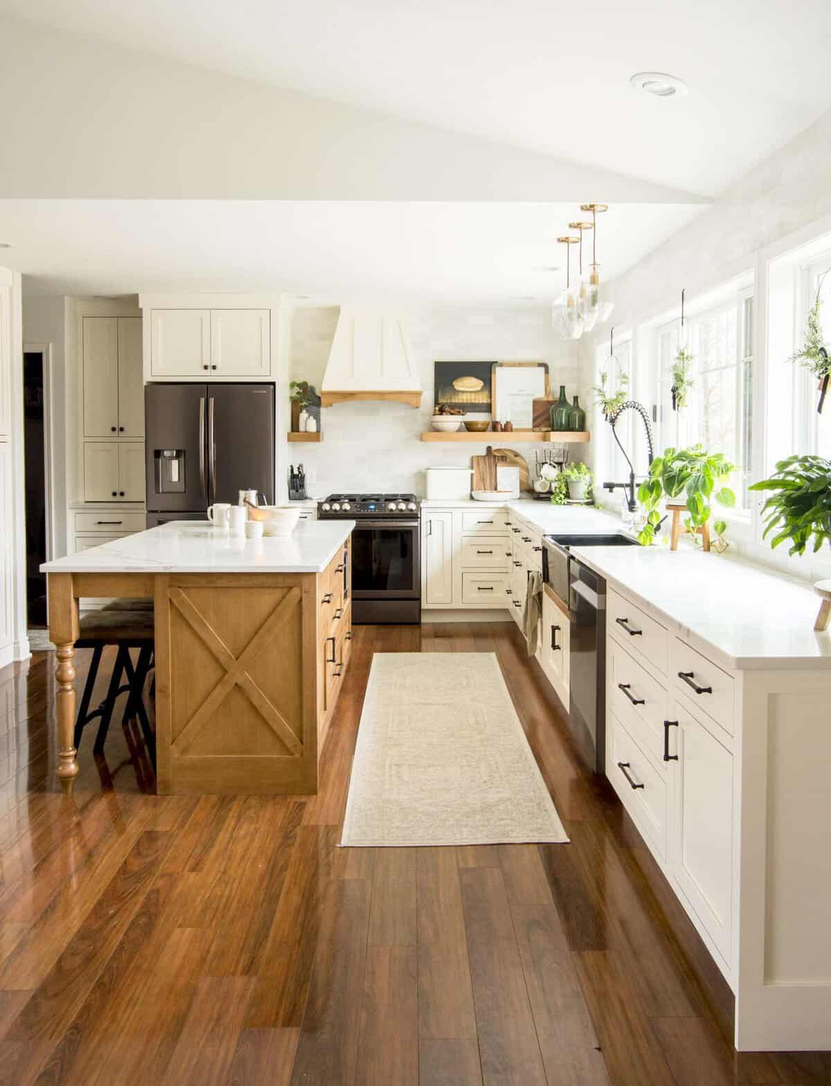 6 Modern Farmhouse Kitchen to Inspire Your Next Remodel