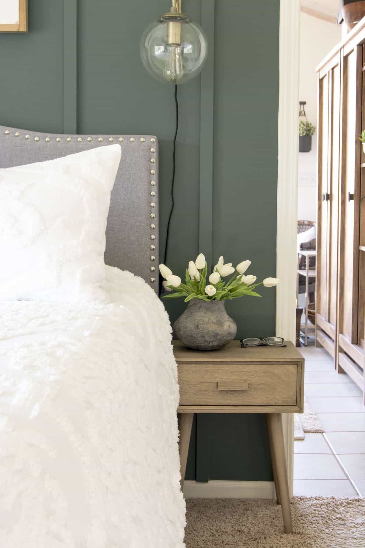 A Simple Spring Refresh with Bedroom Home Essentials
