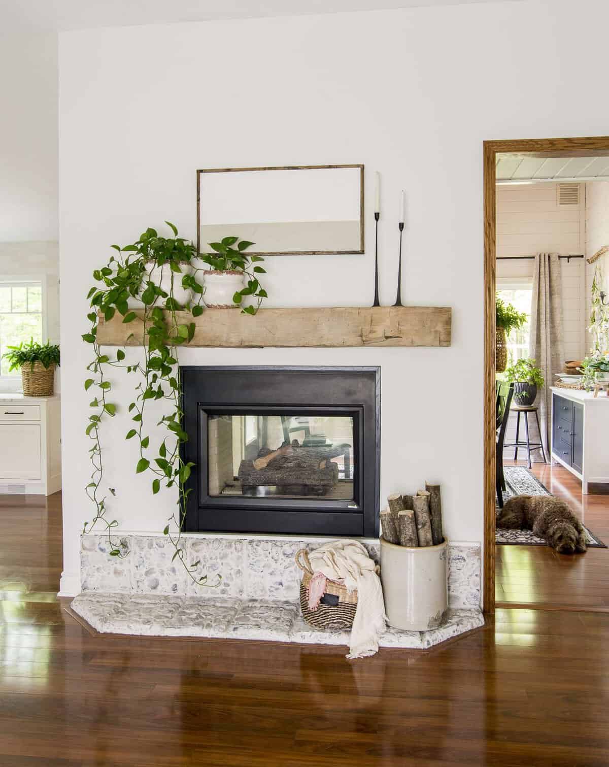 Effortless mantel decor ideas.