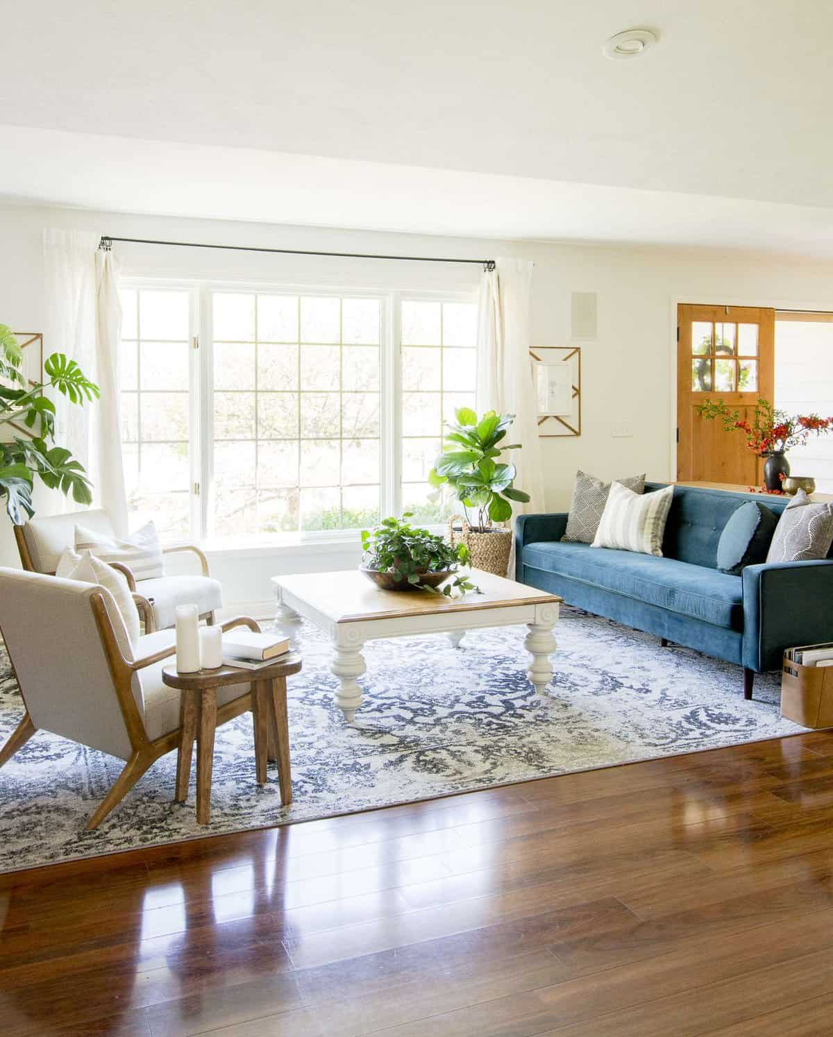 Modern boho living room design.