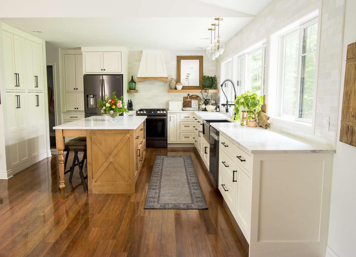 Modern farmhouse kitchen remodel.