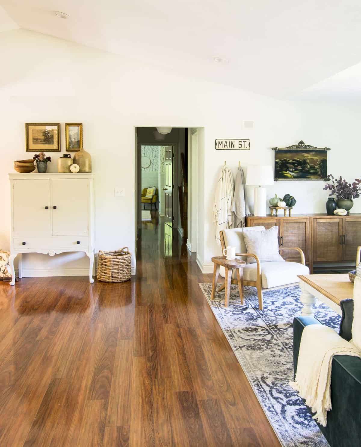How to Style Mid-Century Modern Vintage Decor for Fall - Grace In My Space