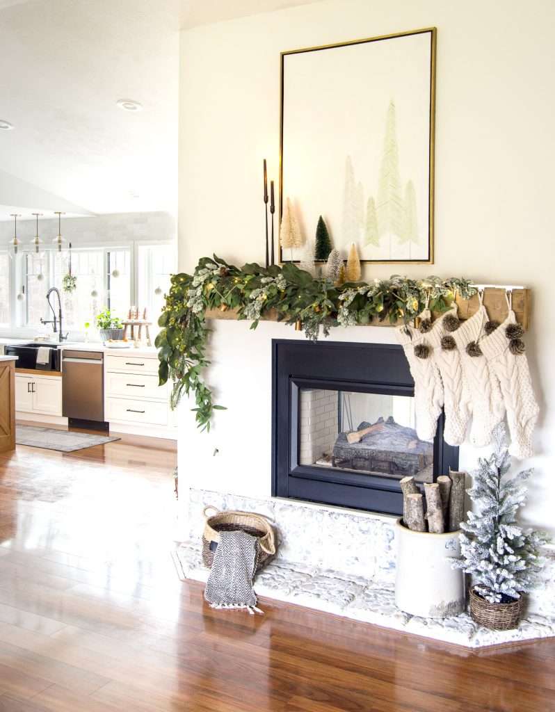 Christmas mantel decor ideas.