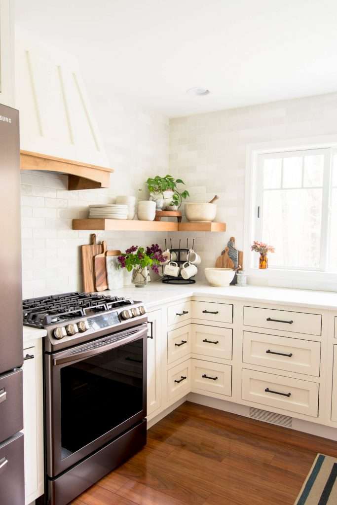 Corner cabinet ideas for the kitchen.