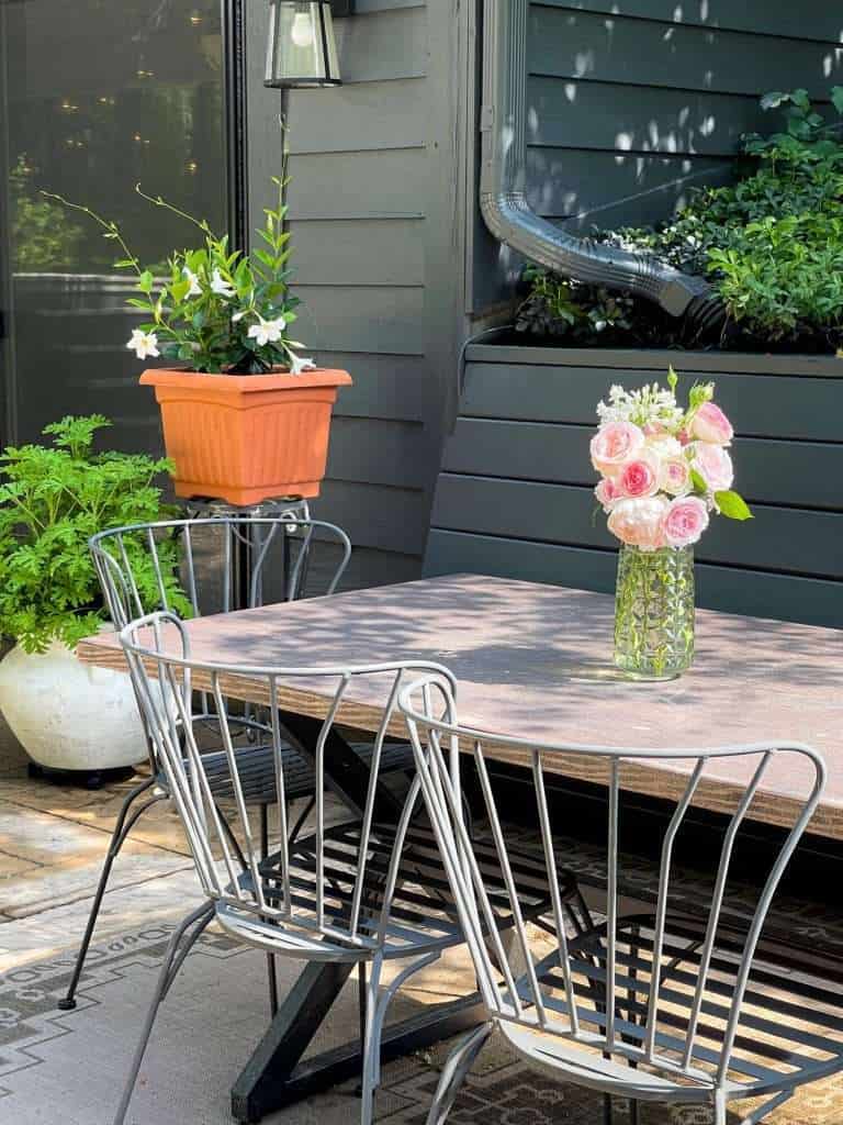 Simple fresh flowers on outdoor area table