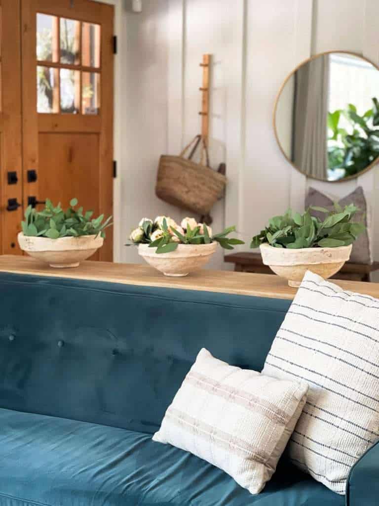 Spring home decor ideas with pillows.