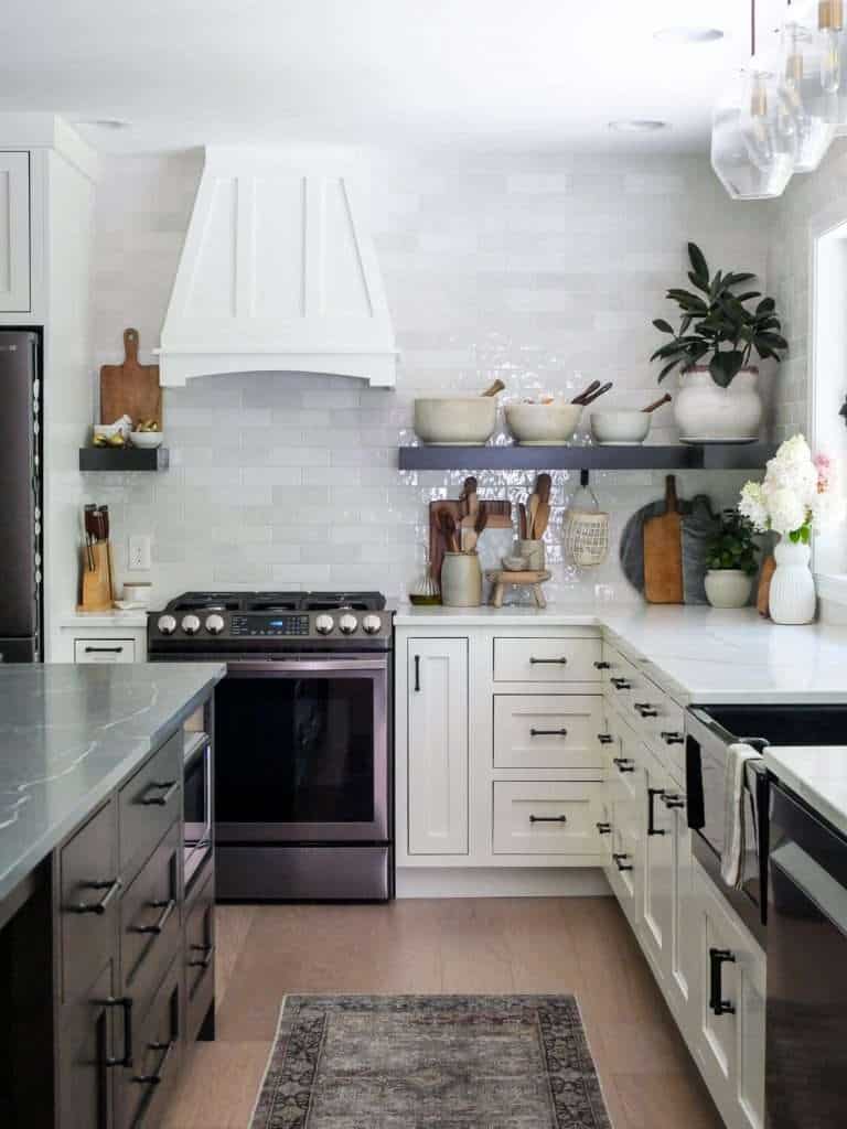 Granite that looks like soapstone in a kitchen.
