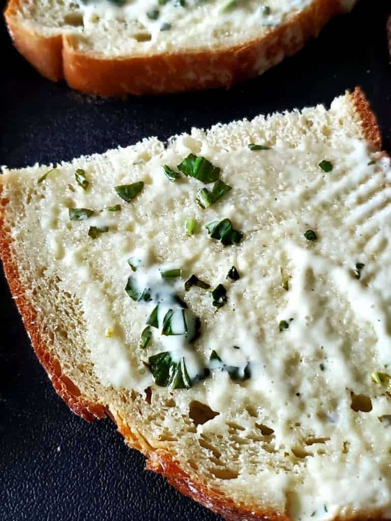 Bread with mayo basil spread