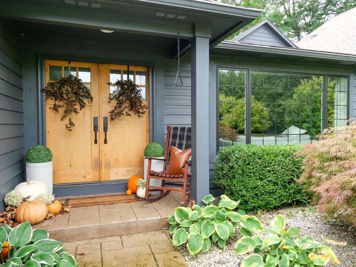 Small Front Porch Decor: 7 Budget Friendly Decorating Ideas - Organize by  Dreams