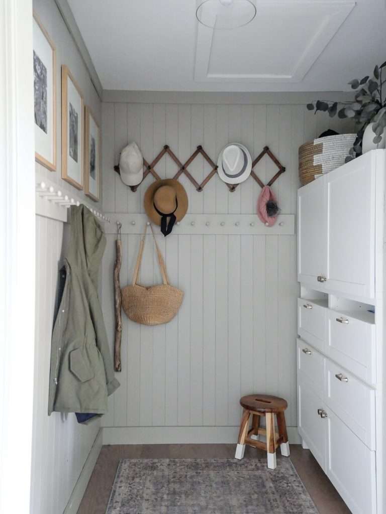 5 Must-Haves for Farmhouse Mudroom Functionality (2024)
