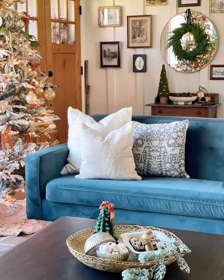 Modern Vintage Christmas Decorating Ideas – Holiday Housewalk 2022