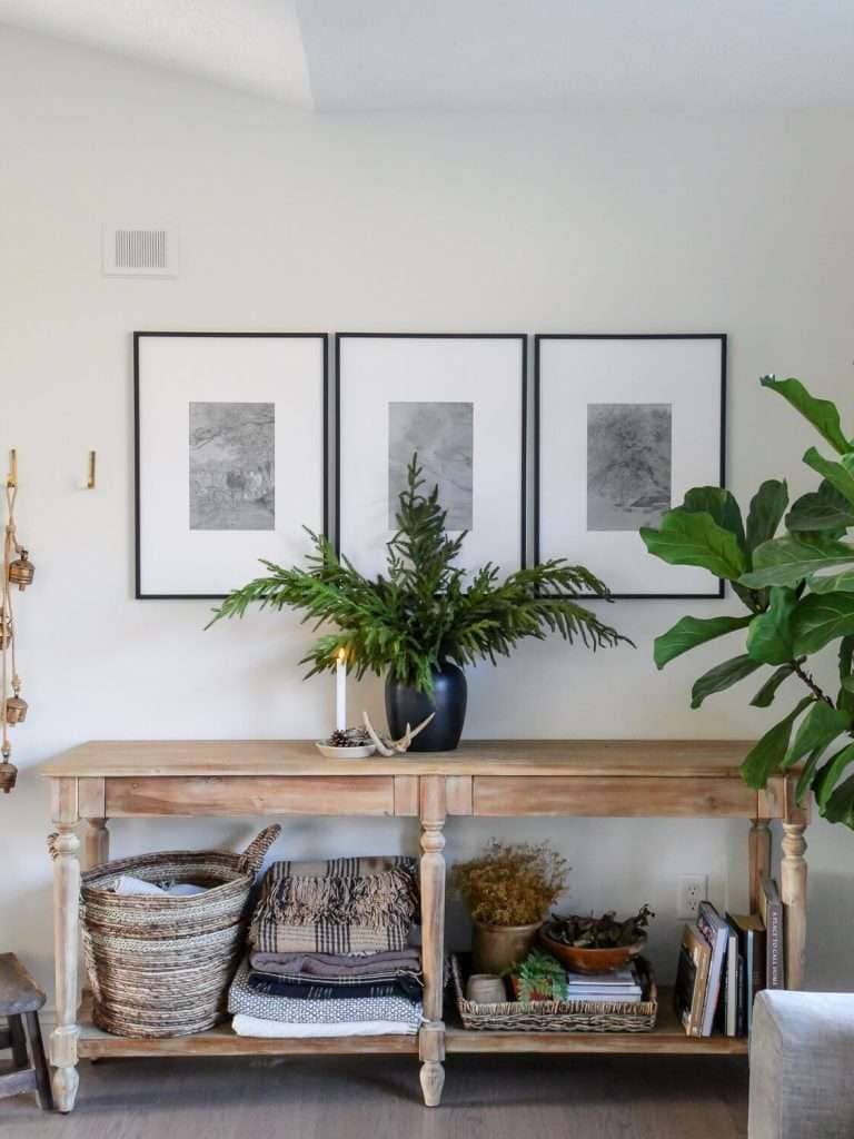 Black and white frame vintage gallery wall