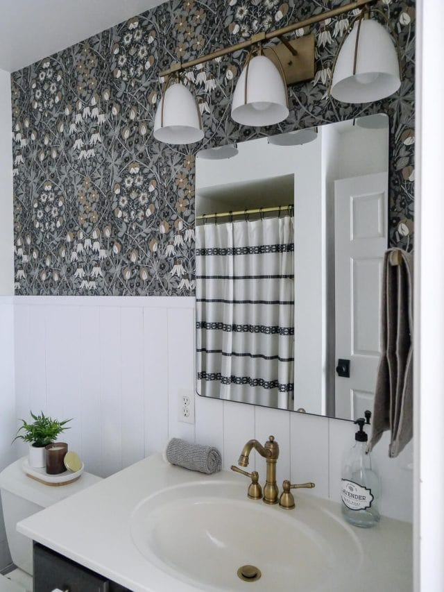 10 Creative Ideas to Make Your Windowless Bathroom Bright and Airy ...