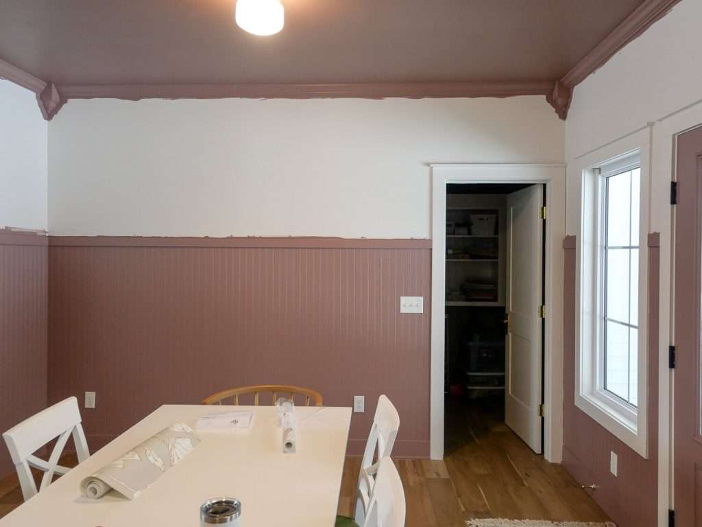Dining room with beadboard