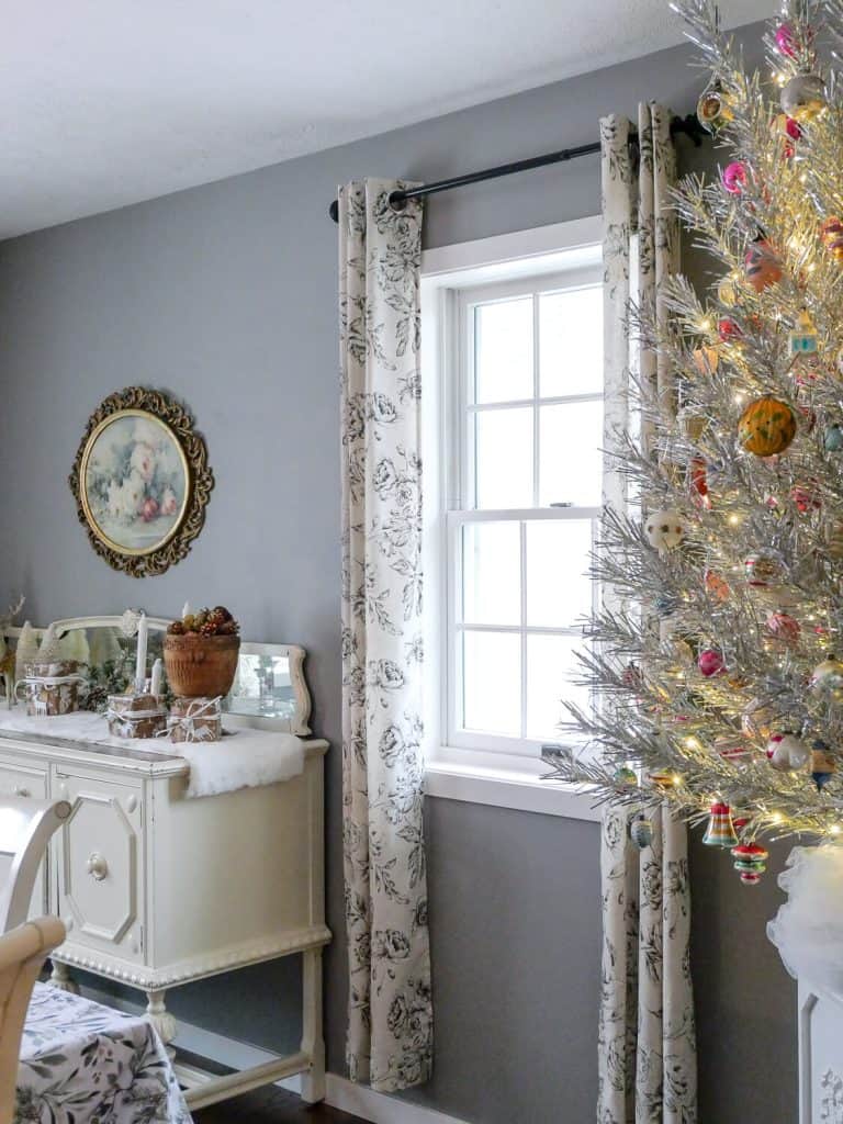 Antique Christmas decorating ideas with ornaments.