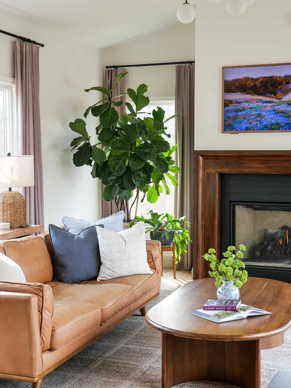 Modern cottage living room.