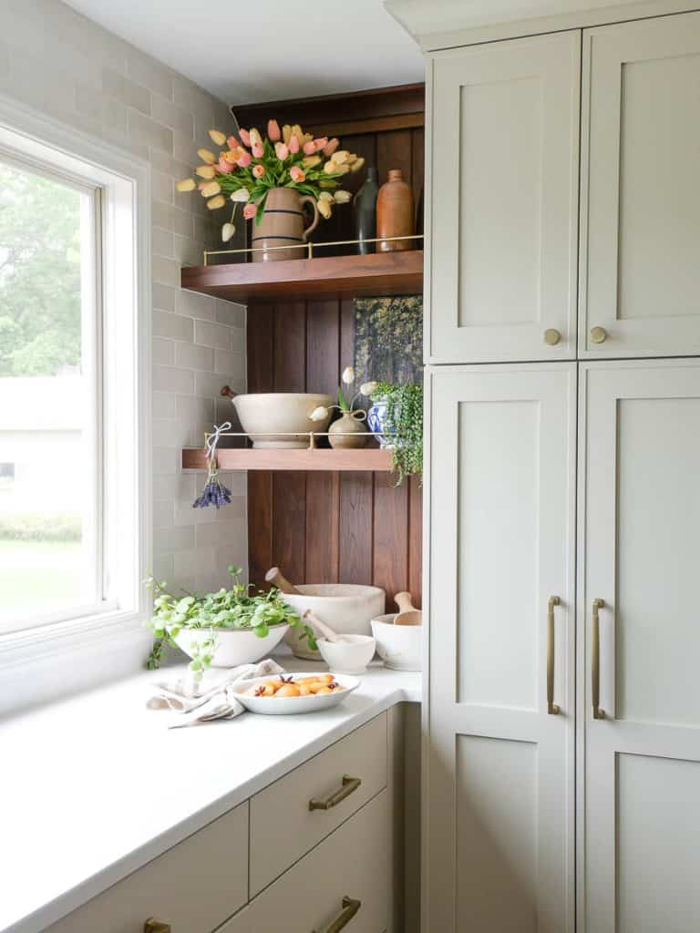 Corner kitchen shelving.