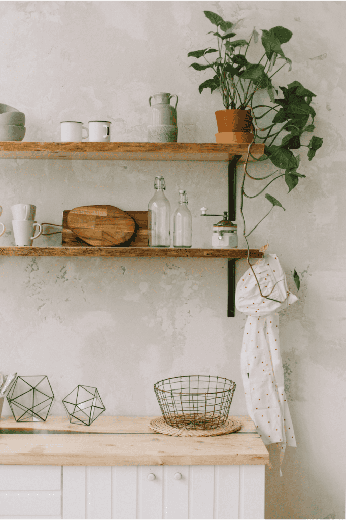 How to decorate kitchen shelves minimally.