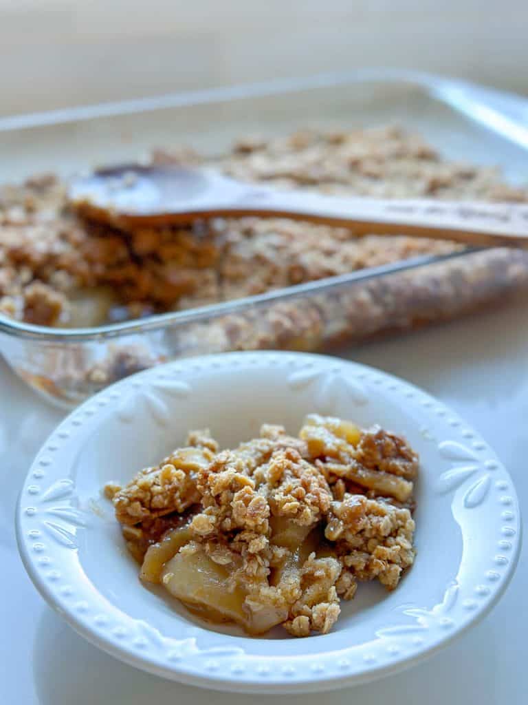 Baked cinnamon apple crisp.