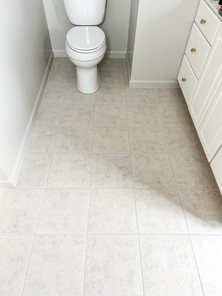 Bathroom grout after.