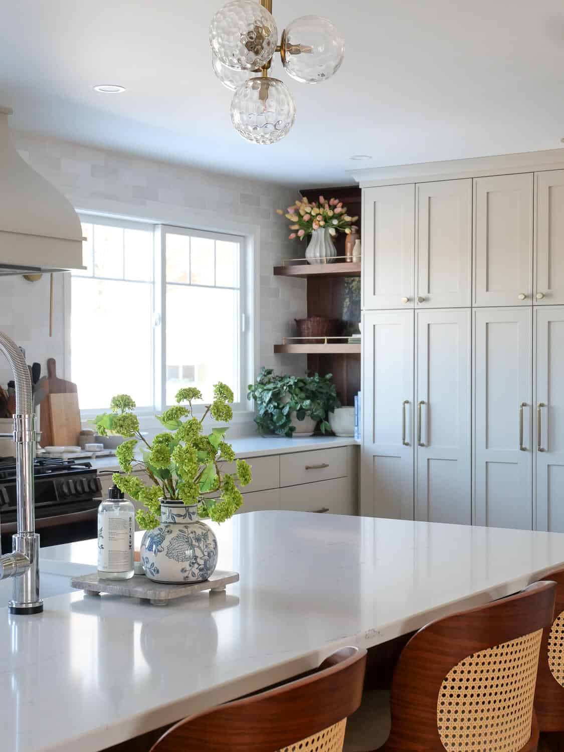 Spring centerpiece on a kitchen island.